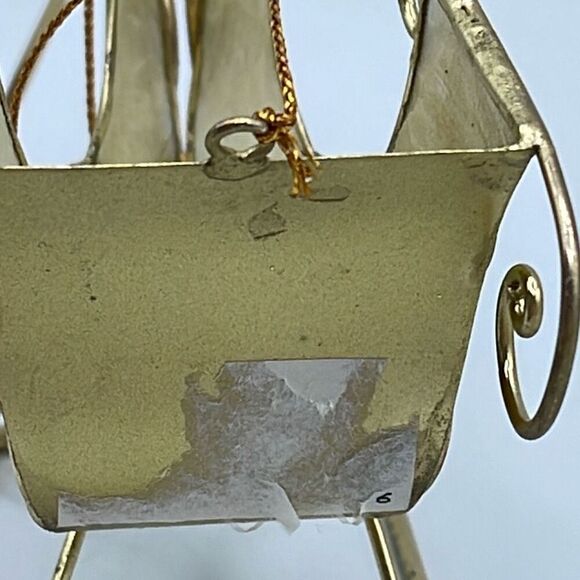 Vintage Capiz shell sleigh ornament . - Picture 4 of 8